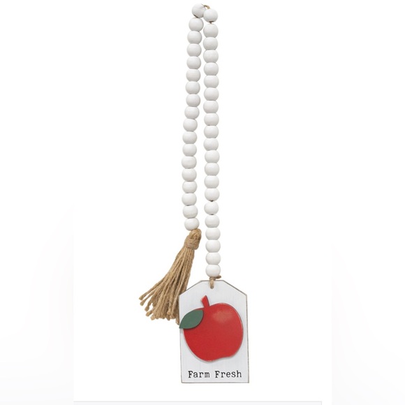 *White Beaded “Farm Fresh” Apple Tag Garland - Picture 3 of 13